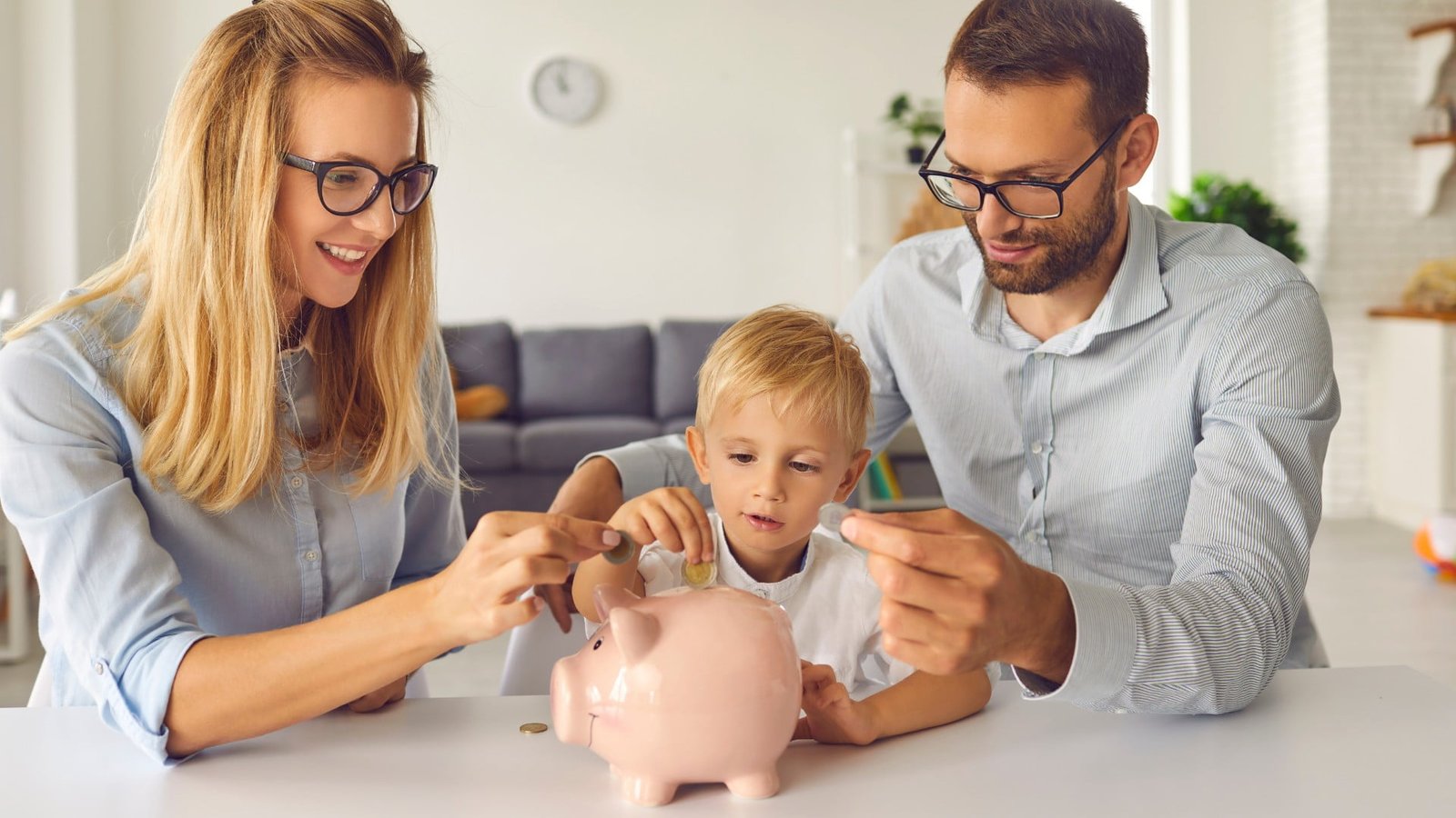 You are currently viewing How to Teach Your Kids About Money Management